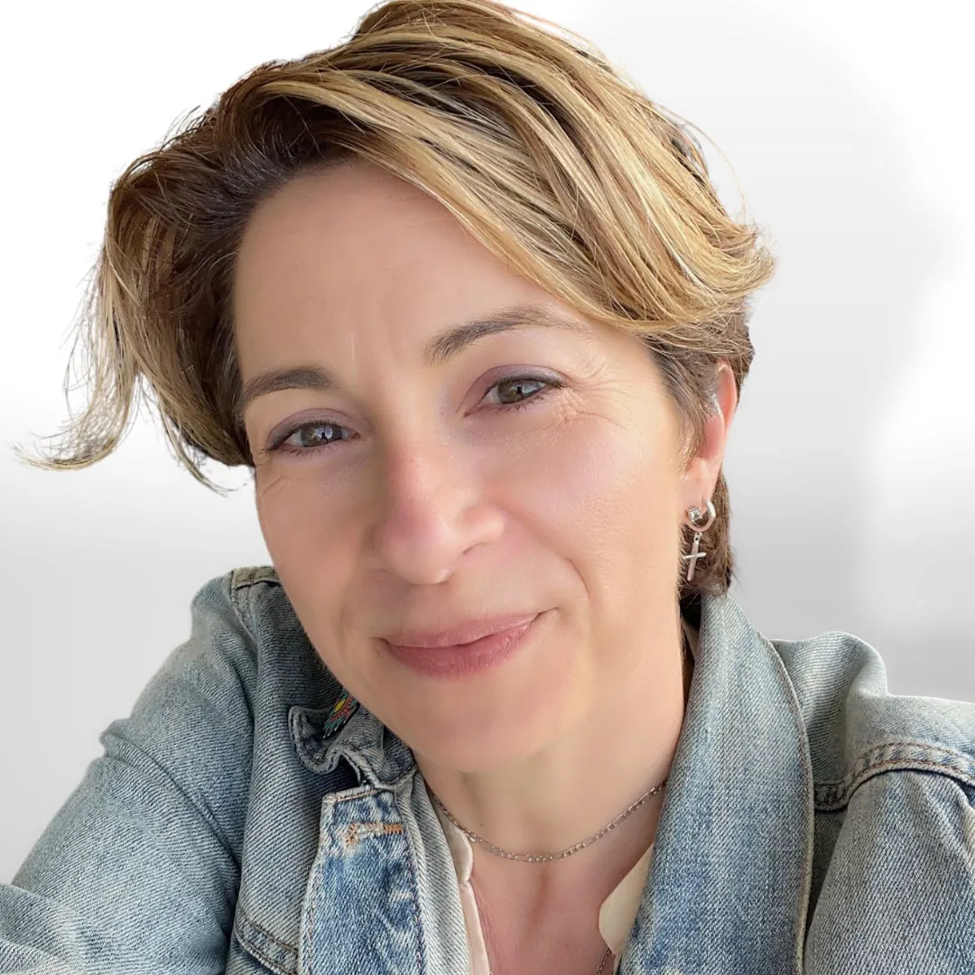 Alyssa Jayson, voice actor and coach, looking at camera